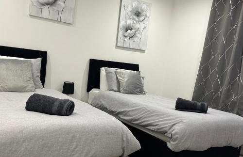 Sleek Sleeps 6 Sunset Views Family friendly - Foto 8