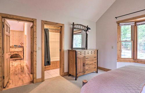 Sapphire Retreat with 2 Decks, Views and Resort Access - Foto 12