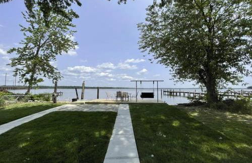 Waterfront Home with Private Beach, Stunning Views - Foto 70