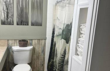 6 bedrooms! Family friendly! Spacious! PNW Rustic! - Photo 23