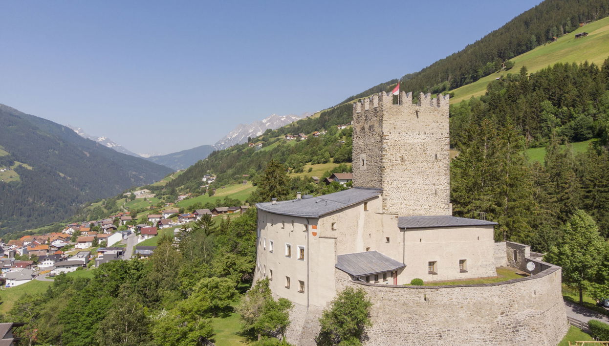 Burg Biedenegg, Pach - Foto 1, House