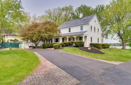 Pistakee Lake Estate with Boat Dock and Hot Tub! - Foto 3