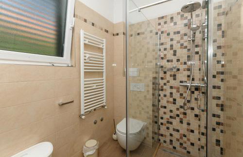 Luxury Villa With Heated Pool, Terrace, and Outdoor Amenities for Relaxation - Foto 50