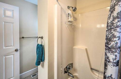 Gilford Home with Forest View, by Lake Winnepesaukee - Foto 18