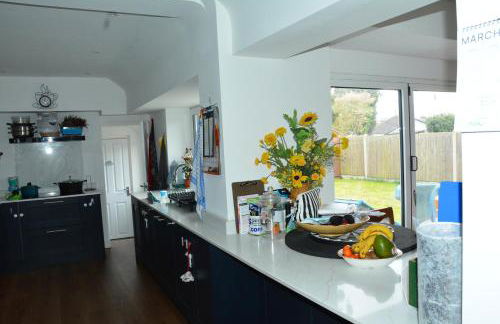 Peaceful Room Overlooking Nature & dedicated bathroom - Foto 9