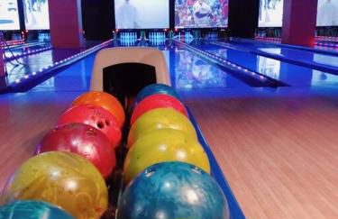 DT Charm Apt with Pool,Gym,Wine,WKSpace, Free Parking - Photo 11