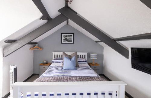 Central Penzance, Modern stylish home, Near Seafront with Gated parking - Photo 8