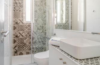 HostWise - Traditional House with Terrace - Foto 8