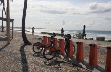 FLAT ENCANTADOR A UM PASSO DA PRAIA - Foto 24