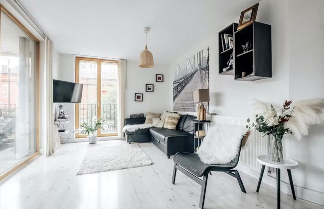 Notting Hill 2-bed Apt With Balcony, 1 min to Tube - Photo 13