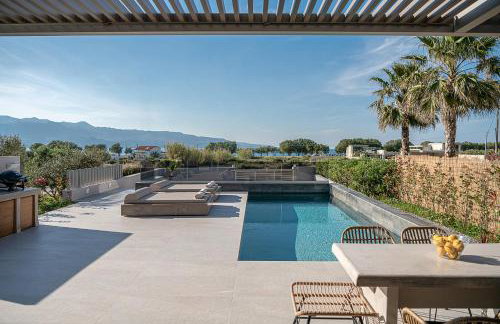 Fivi Villa, with Heated Pool & SeaViews, By ThinkVilla - Photo 8