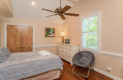 18 Fiddlers Cove Dr - 5 Bed/4 Bath w/ Resort Access & Golf Cart! - Photo 52