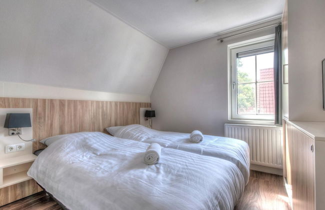 Relax in Coastal Luxury - Photo 3