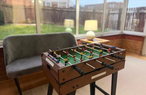 Ivy House - 3-Bed, Sleeps 4, Parking, WiFi, Contractors - Foto 4