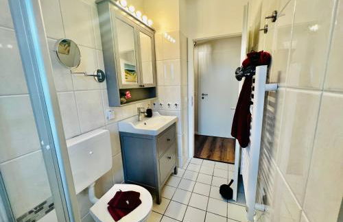 SeeLund - Meeresrauschen lauschen - ruhiges sonniges Apartment mit Garten und Terrasse nahe Strand und Ostsee - Foto 13