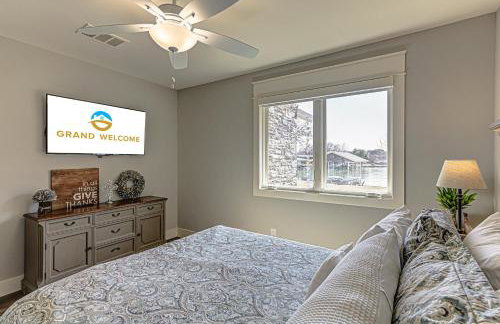 Lakefront Family Home for 12 w Picturesque Views & Patio - Foto 19