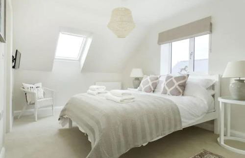 Stone Barn, contemporary barn conversion - Photo 17