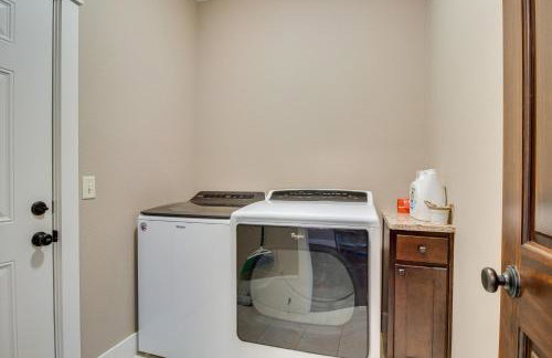 Flippin Home with Deck and Grill Steps to White River - Foto 27