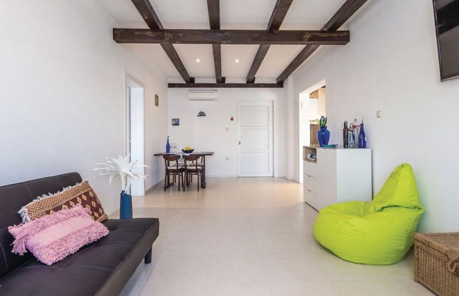 Sunny Beachfront Jablanac Apartments - Foto 8