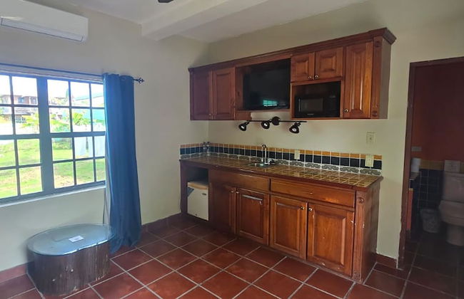 Bamboleo Inn Belize - Photo 14