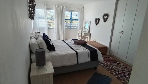 Relax in Style at La Kruger Blue, Langebaan's Premier Holiday Home - Foto 4, Zimmer