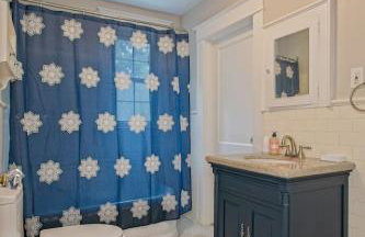 Massive 6 bedroom home with a Pool - Foto 43