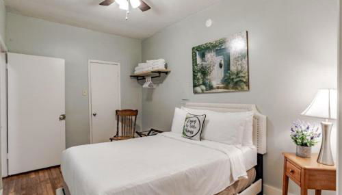 Dauphin District Darling #1-Downtown, Restaurants - Foto 3