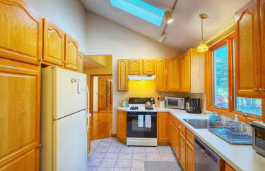 Overlook Poolside Getaway With Seasonal Pool - Foto 31