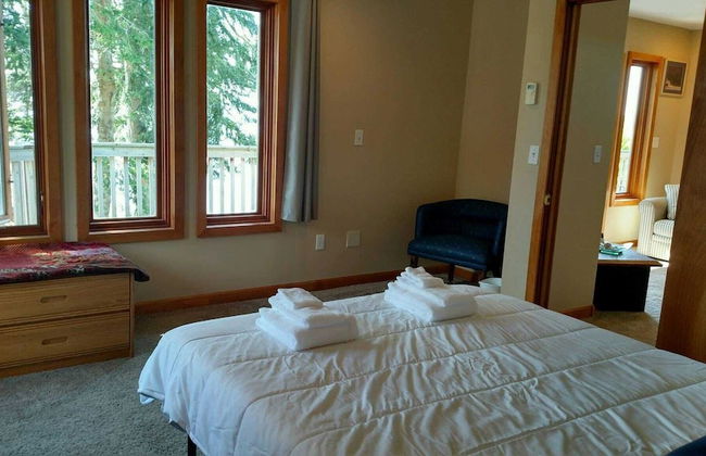 Harbor View Haven by Avantstay Private Backyard - Photo 20