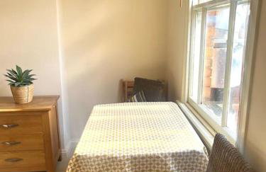 Two bed flat in popular York Rd - Foto 10