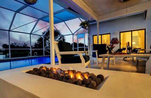 Lake Luxe Equine, Waterfront, Screened-in Pool, Hot Tub - Lake Views! Hosted By Relaxtay - Foto 17