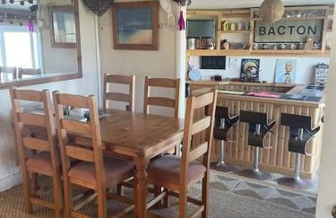 Stunning sea view beach front bungalow Bacton - Photo 8