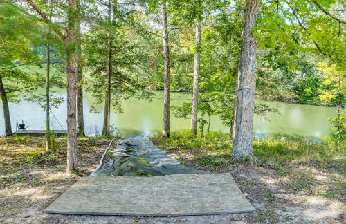 Lake Escape with Hot Tub and Docks in Hope! - Foto 32