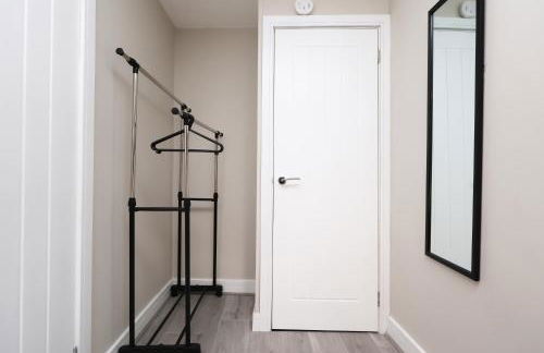 Perfect Booking 2 Bed Home in Merthyr Tydfil - Photo 31