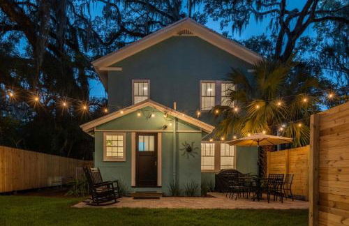 Sanctuary on 3rd - Walk to UF , Parking , Grill - Photo 78