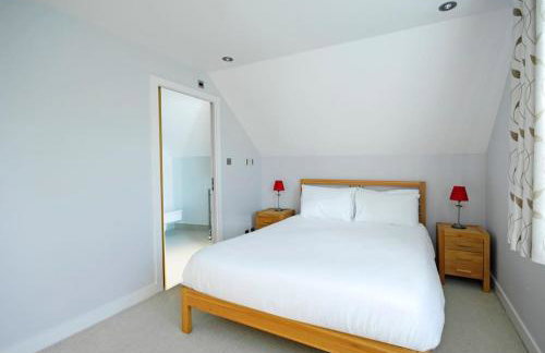 The Oars - Riverfront Property - From 300 Per Night - Foto 16