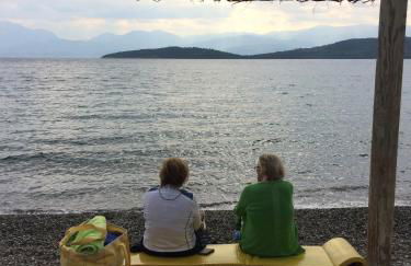 Steinturm mit Dach-Terrasse zwischen Fluß, Meer und Gebirge- Spiti Pirgos - Foto 52