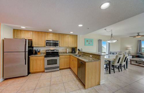 Spacious 2BR Oasis Steps to Treasure Island Beach - Foto 21