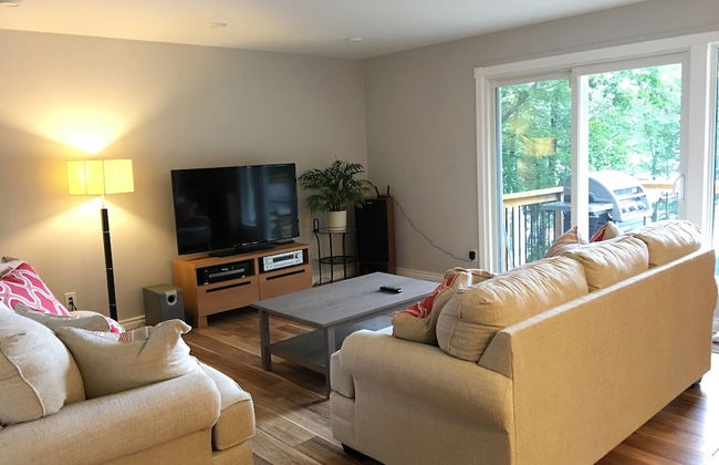 TO Stays - Waterfront Lake House Retreat - Photo 11