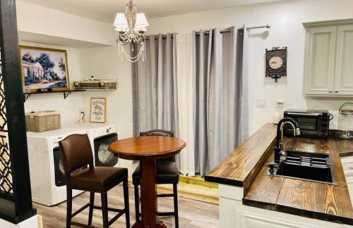 Adorable French Cottage style - 1 bedroom. - Foto 7