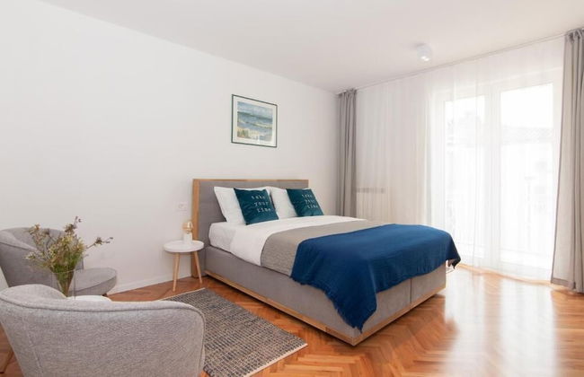 The Rose Garden Apartments - Photo 4