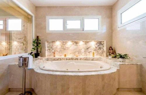 Gorgeous Villa near Ibiza centre - Photo 13