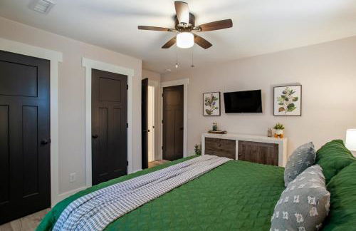 Blue Valley Inn - Hot Tub & Spacious Play Area! - Foto 30