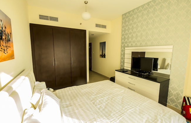 Deluxe Apartment with Lake View - Photo 2