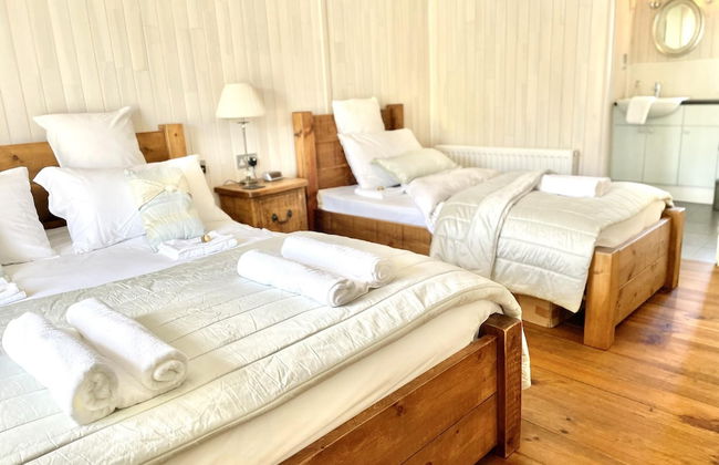 Holiday Lettings Beech Lodge - Stunning 6-bed King - Foto 8