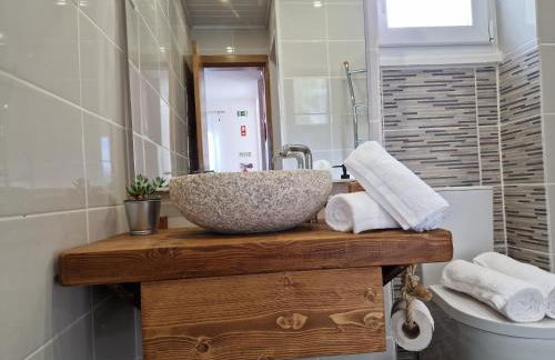 Moradia T2 em bairro pitoresco da Covilhã - Foto 11