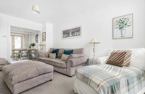 Contemporary 3 Bedroom home in Launton Village - close to Tythe Barn, Bicester Shopping & Bicester Heritage - Foto 1