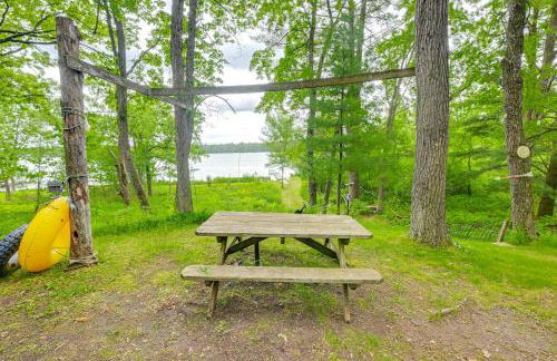 Lakefront Cabin with Fire Pit, Dock, and Boat Rental - Foto 28
