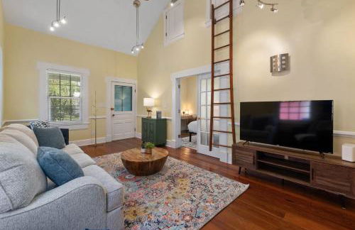 Casa Amarillo l Steps to Historic District - Photo 7