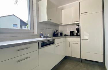 Modernes Ferienhaus mit 2 Balkonen, Terrasse und Garten ! - Foto 8